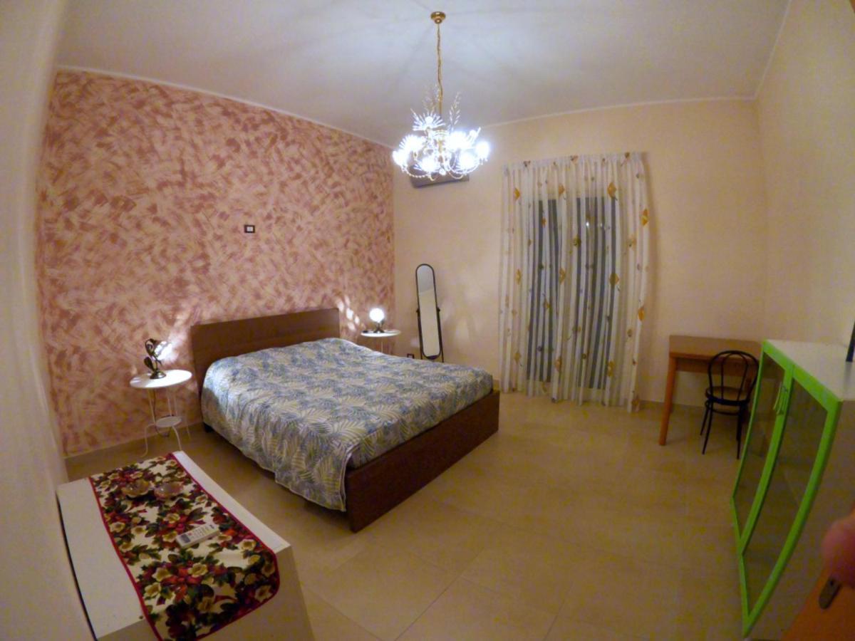 Mamma Loretta' House Hotel เบียงกาวิลลา ภายนอก รูปภาพ