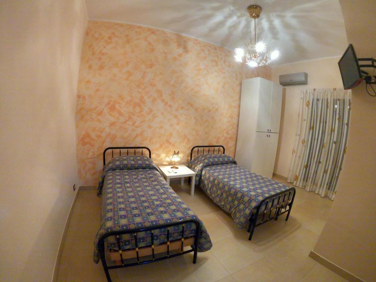 Mamma Loretta' House Hotel เบียงกาวิลลา ภายนอก รูปภาพ